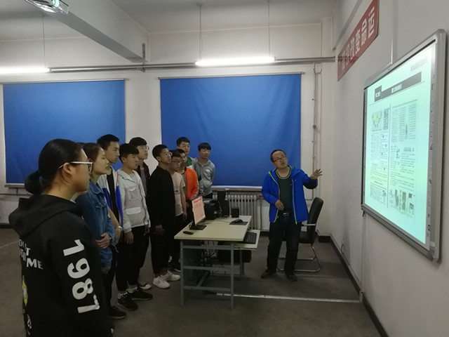 3.計(jì)算機(jī)系學(xué)生作品展_副本.jpg 3.計(jì)算機(jī)系學(xué)生作品展_副本.jpg